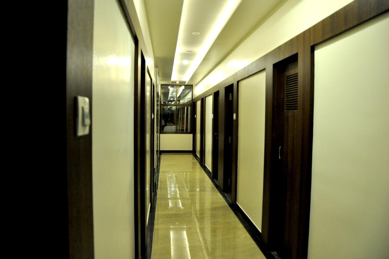 Hotel Gulmohar Pride Ahmednagar Buitenkant foto