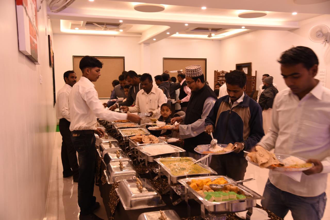 Hotel Gulmohar Pride Ahmednagar Buitenkant foto