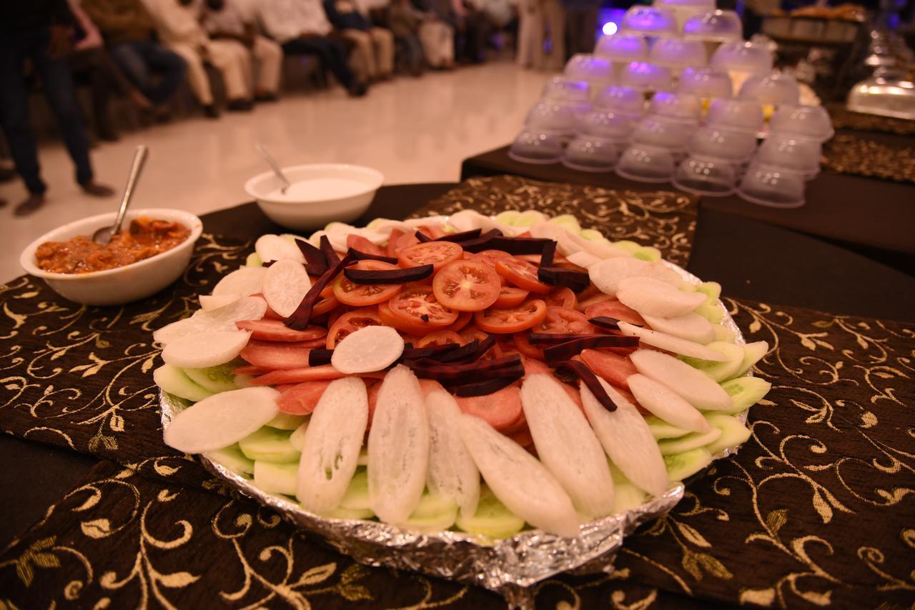 Hotel Gulmohar Pride Ahmednagar Buitenkant foto